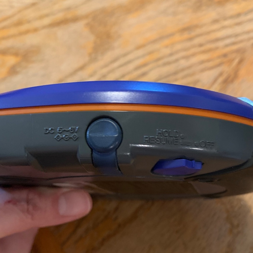 Vintage Aiwa Portable CD Player - Blue - Picture 5 of 5